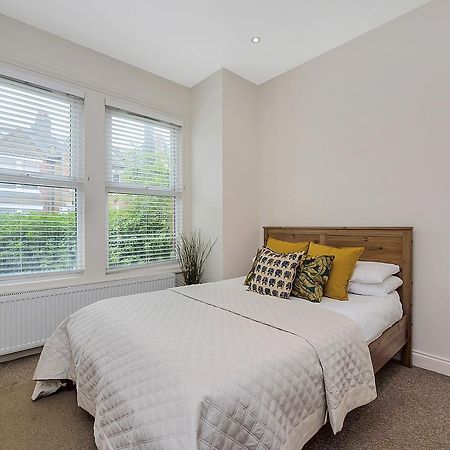 Finding My Palace Guest House In Tooting ميتشام المظهر الخارجي الصورة