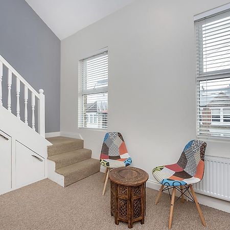 Finding My Palace Guest House In Tooting ميتشام المظهر الخارجي الصورة