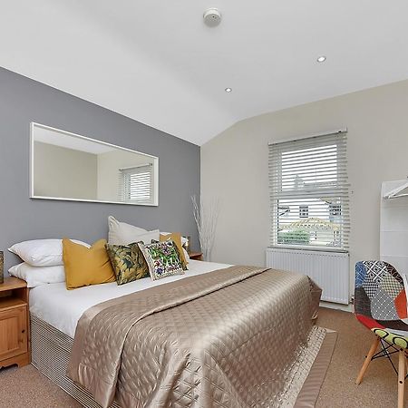 Finding My Palace Guest House In Tooting ميتشام المظهر الخارجي الصورة